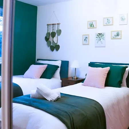 Whole Flat - Contractors, Professionals, Ulez Free, Parking, 10mins * Birmingham