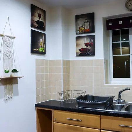 Apartment Whole Flat - Contractors, Professionals, Ulez Free, Parking, 10mins Birmingham